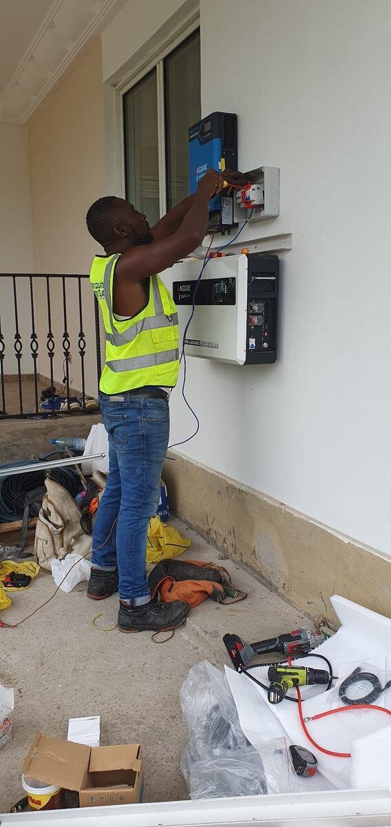 Installation et mise en service — Cameroun Energy