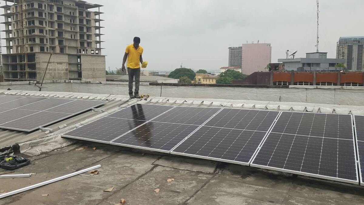 Grand chantier — centrale solaire en toiture — Cameroun Energy