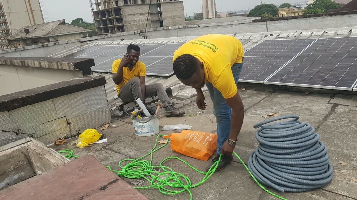Grand chantier — centrale solaire en toiture — Cameroun Energy