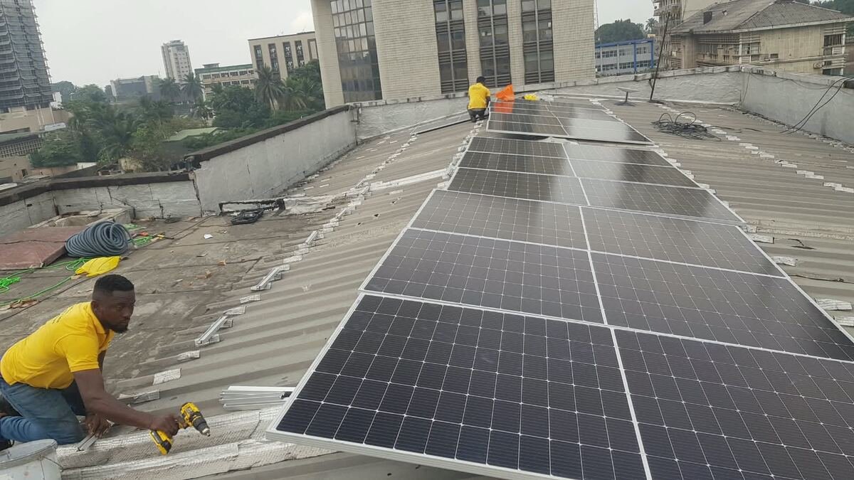 Grand chantier — centrale solaire en toiture — Cameroun Energy